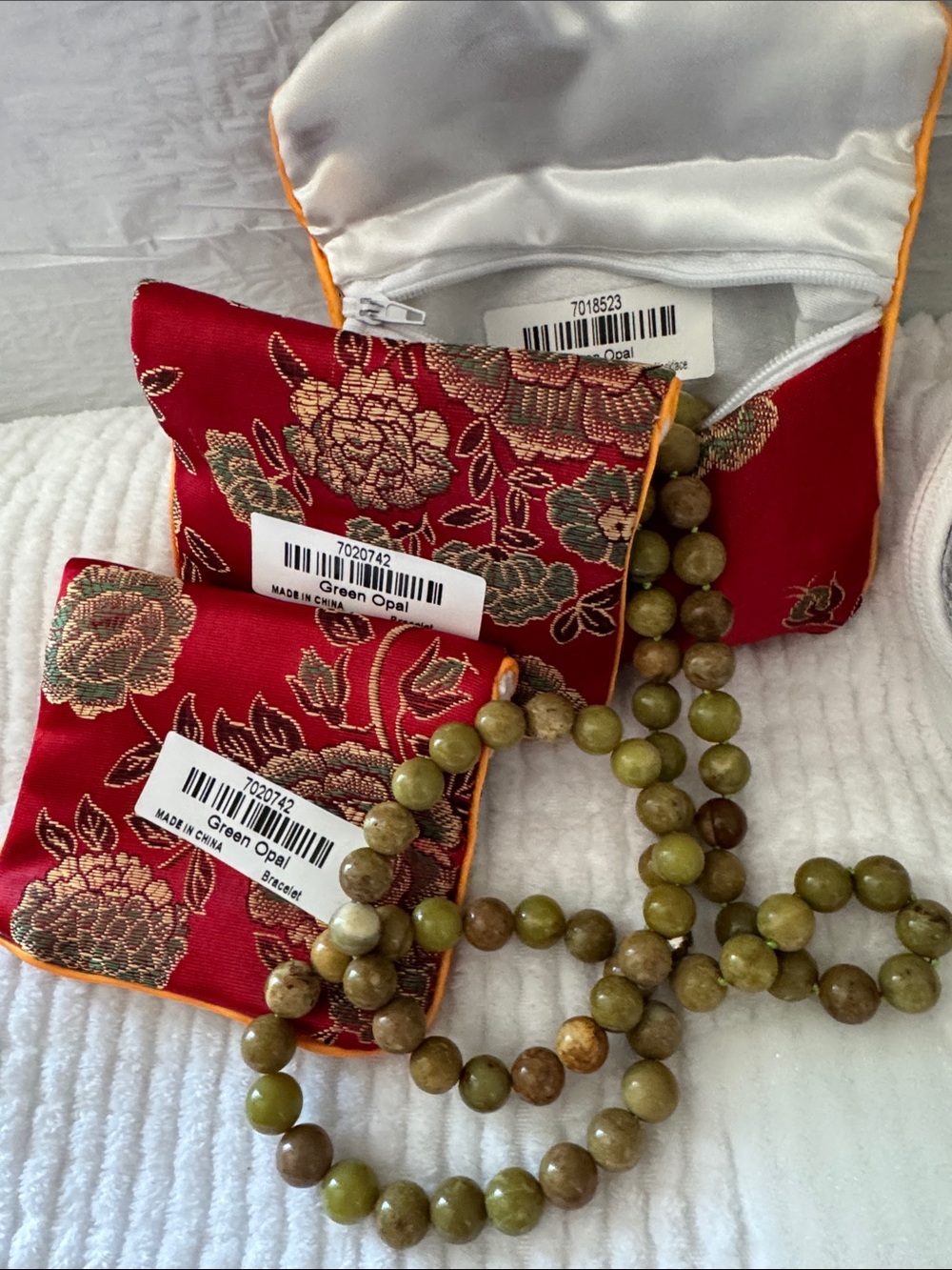 GEMSTONES Green Opal Beaded Necklace 20 Inch with 2 matching stretch bracelets